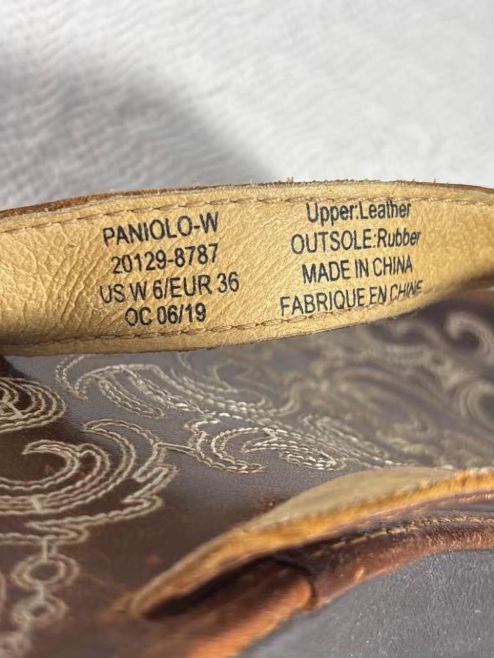 OluKai Paniolo Women Size 6 Leather Beach Sandals Flip Flops Western Embroidery - Picture 4 of 11